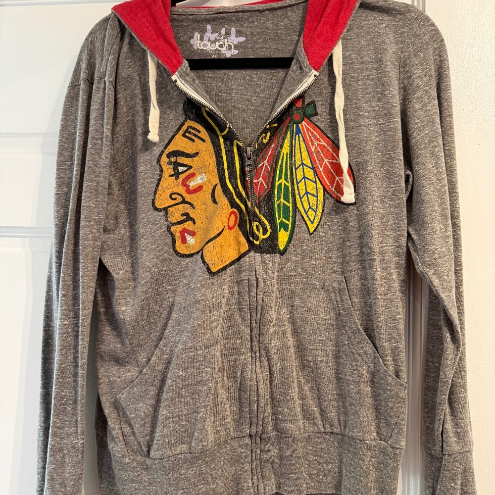 Ladies xl Chicago Blackhawks zip up hoodie